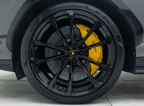 Lamborghini Urus S 29