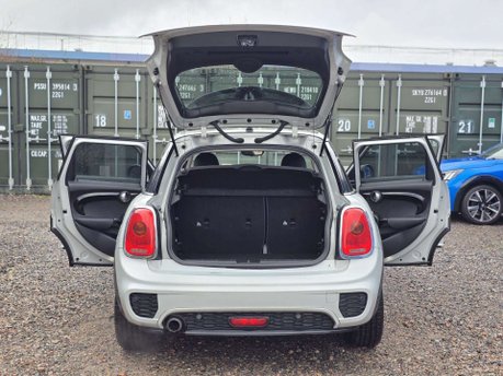 Mini Hatch 1.5 Cooper Hatchback 5dr Petrol Steptronic Euro 6 (s/s) (136 ps) 32