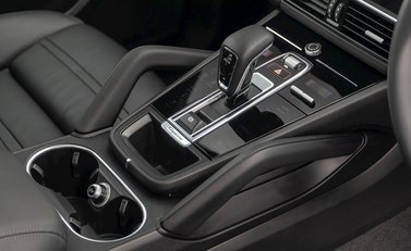Porsche Cayenne V6 21