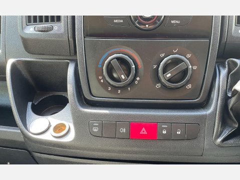 Peugeot Boxer 2.2 HDi 333 L1 H1 4dr 29