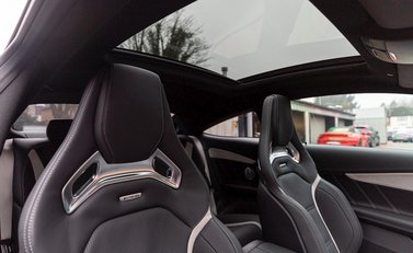 Mercedes-Benz C63 S Premium Plus 14