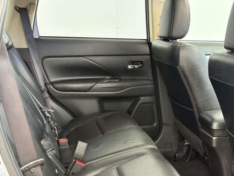 Mitsubishi Outlander 2.0 Outlander GX 4h PHEV Auto 4WD 5dr 33