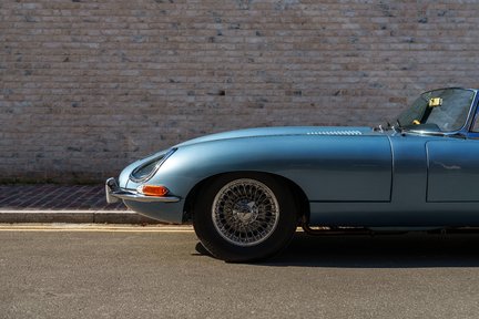 Jaguar E-Type Series 1 4.2 Roadster 10