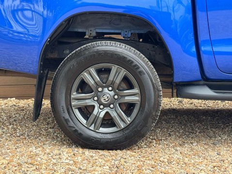 Toyota Hilux 2.4 HI-Luxury Icon D-4D 4WD Double Cab Auto 4WD 5dr 18
