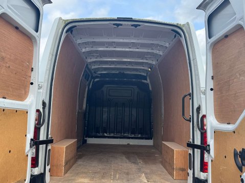 Renault Master 2.3 dCi 35 Business+ Panel Van 4dr Diesel Manual FWD LWB Medium Roof Euro 6 7