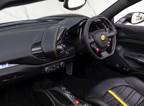 Ferrari 488 Spider 15
