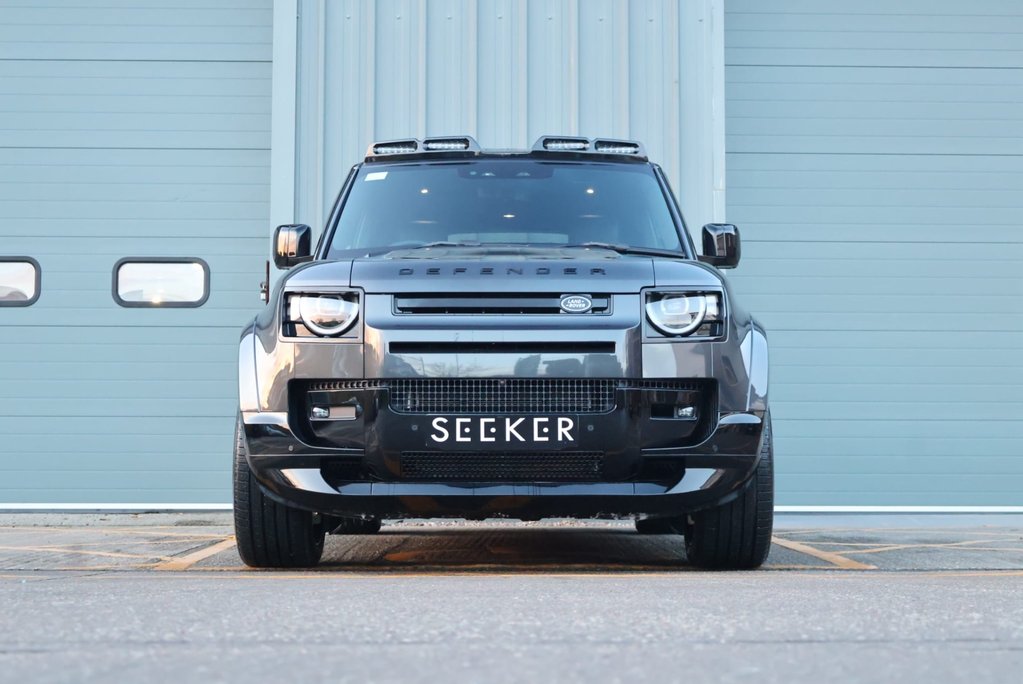 Land Rover Defender 110 2026  MODEL D350 HARD TOP X-DYNAMIC HSE SEEKER STYLED  REAR GENUINE SEATS 2