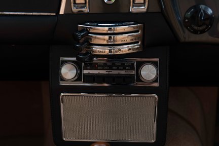 Aston Martin DB6 MKII 21