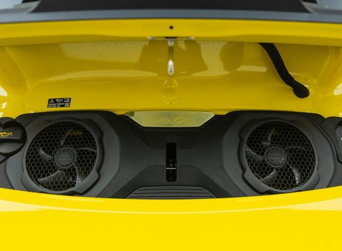 Porsche 911 GT3 TOURING (992) 41