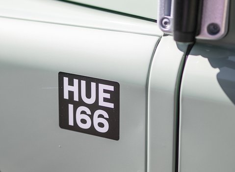 Land Rover Defender 90 Heritage 24