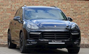 Porsche Cayenne Turbo 1