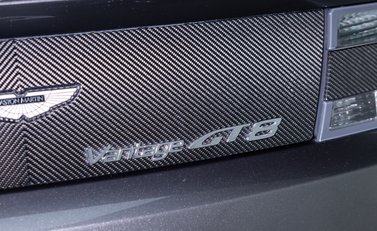 Aston Martin Vantage GT8 38