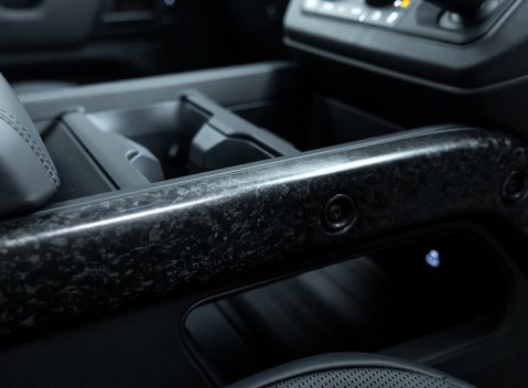 Land Rover Defender OCTA EDITION ONE 34