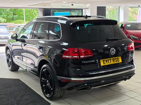Volkswagen Touareg 3.0 TDI V6 BlueMotion Tech R-Line Plus Tiptronic 4WD Euro 6 (s/s) 5dr 4