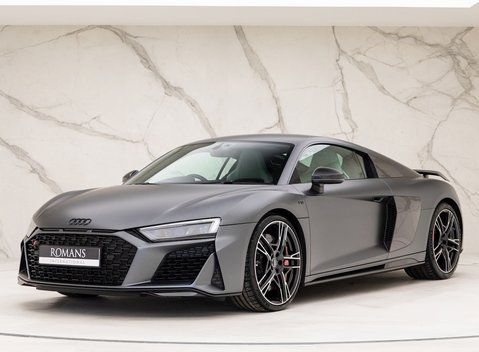 Audi R8 V10 Performance Carbon Black 6