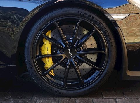 Porsche Cayman GT4 14