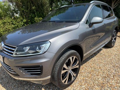 Volkswagen Touareg 3.0 TDI V6 BlueMotion Tech R-Line Tiptronic 4WD Euro 6 (s/s) 5dr 7