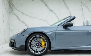 Porsche 911 Turbo S Cabriolet (992) 32