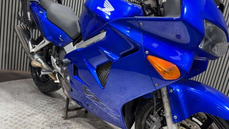 Honda VFR 2000 FUEL INJECTED NON VTEC ONLY 27K 1 OWNER PROJECT BIKE 800CC 12