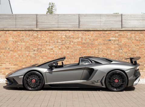 Lamborghini Aventador SV LP 750-4 Roadster 2