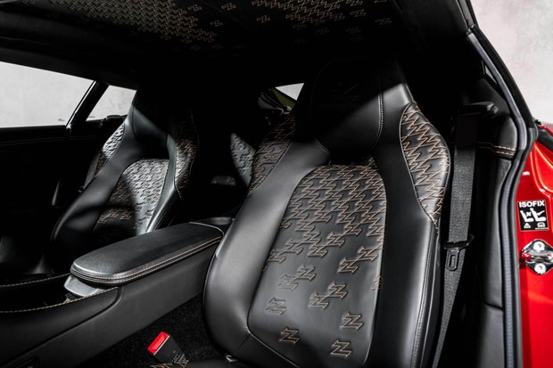 Aston Martin Vanquish V12 ZAGATO. 1 OF 99. VILLA D'ESTE PACK COSTING OVER £16K. #63 OF 99 2