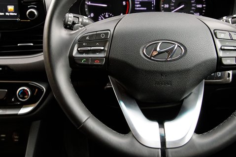 Hyundai i30 CRDI SE NAV 18