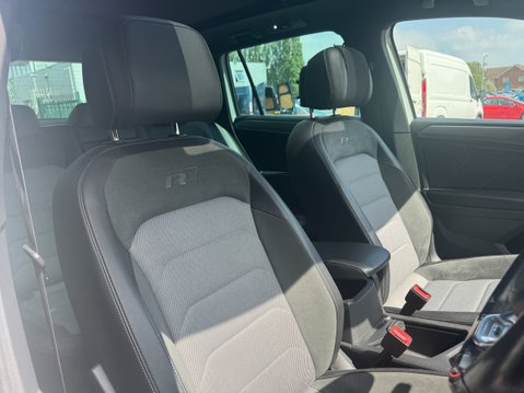 Volkswagen Tiguan 2.0 TDI R-Line Tech SUV 5dr Diesel DSG 4Motion Euro 6 (s/s) (150 ps) 12