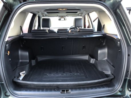 Land Rover Freelander SOLD 2.2 TD4 HSE automatic Epsom Green, good history, towbar heated seats 8