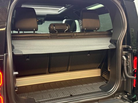 Land Rover Defender 3.0 D250 MHEV X-Dynamic S Auto 4WD Euro 6 (s/s) 3dr 41