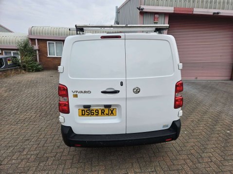 Vauxhall Vivaro 1.5 Vivaro 2900 Dynamic S/S 9