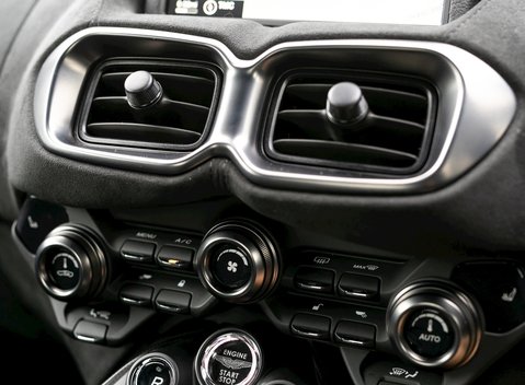 Aston Martin V8 Vantage 16