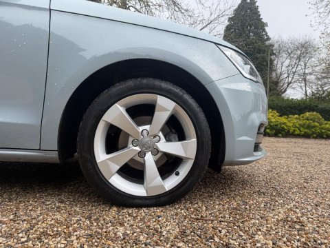 Audi A1 1.0 TFSI Sport Euro 6 (s/s) 3dr (Nav) 20