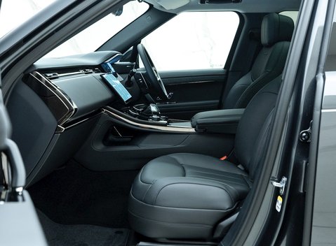 Land Rover Range Rover Sport P440e Dynamic SE 14