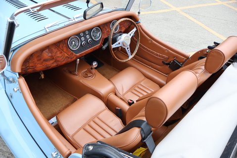 Morgan 4/4 4300 miles from new stored in a heated garage  STUNNING COLOUR COMBO 24