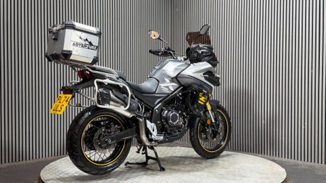 Voge DS 2025 ONLY 3K PANNIERS SCREEN ADVENTURE BIKE A2 READY 3