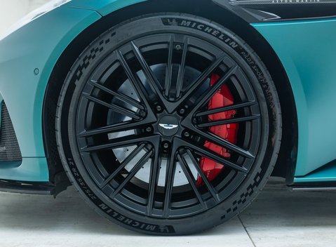 Aston Martin DB12 Coupe 29