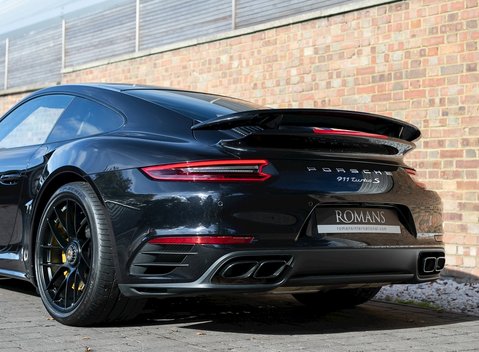Porsche 911 (991.2) Turbo S 24