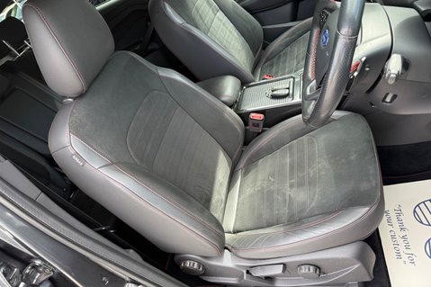 Ford Kuga ST-LINE AUTOMATIC -ONE OWNER- FORD SERVICE HISTORY - APPLE CARPLAY 30