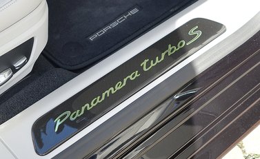 Porsche Panamera Turbo S E-Hybrid 28