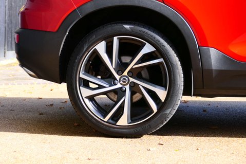 Volvo XC40 2.0 XC40 R-Design Pro T4 AWD Auto 4WD 5dr 14