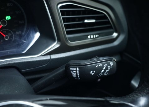 Volkswagen T-Roc 1.5 TSI GPF EVO SE SUV 5dr Petrol DSG Euro 6 (s/s) (150 ps) 38