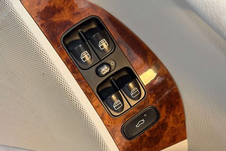 Mercedes-Benz CLK 3.2 CLK320 Elegance Coupe 2dr Petrol Automatic (250 g/km, 215 bhp) 63