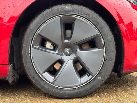 Tesla Model 3 Model 3 Long Range AWD 4WD 4dr 40
