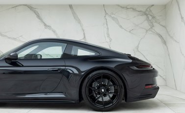 Porsche 911 (992) GT3 Touring 26