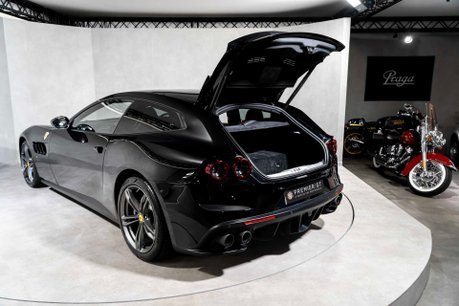 Ferrari GTC4 Lusso V12. WARRANTY. CARBON FIBRE INTERIOR. PANORAMIC ROOF. PASSENGER DISPLAY. 56
