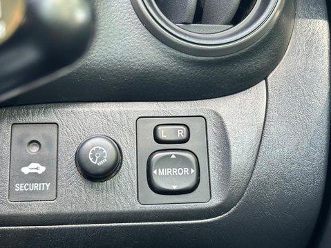 Toyota Rav4 XT3 VVT-I 21