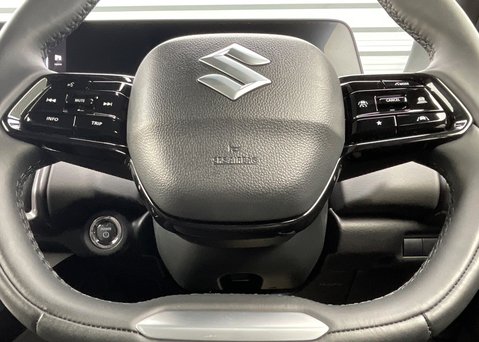 Suzuki eVitara Motion 2WD 61kWh 24