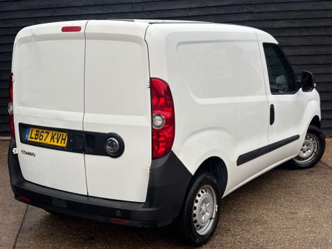 Vauxhall Combo 1.2 Combo 2000 CDTi 11