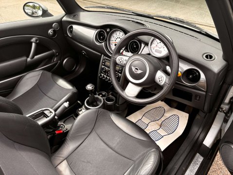 Mini Convertible 1.6 Cooper Convertible 2dr Petrol Manual Euro 3 (115 ps) 18
