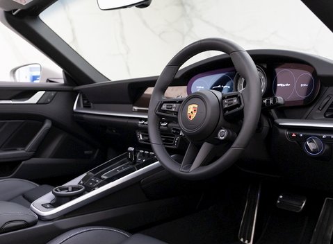 Porsche 911 Turbo Cabriolet (992) 11